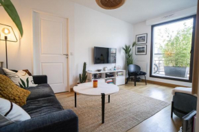 Bright 37m For 2 With Balcony In Paris!